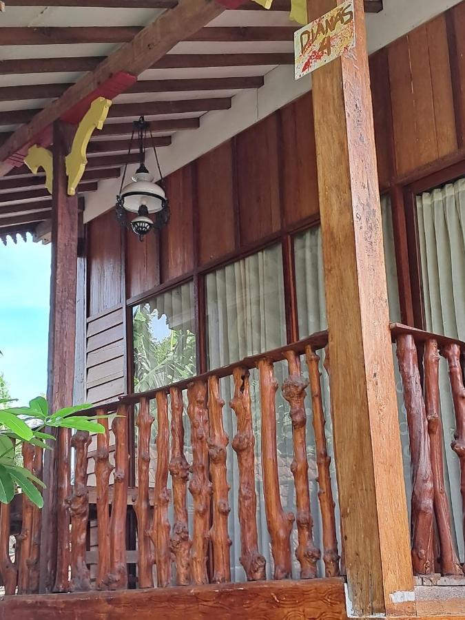 Diana'S Homestay Banyuwangi  Εξωτερικό φωτογραφία