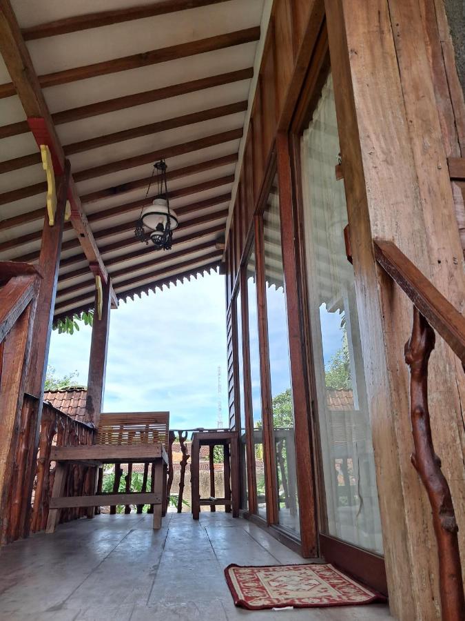 Diana'S Homestay Banyuwangi  Εξωτερικό φωτογραφία