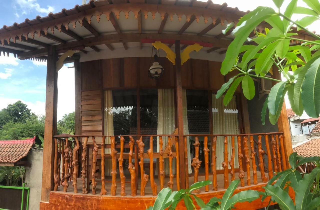Diana'S Homestay Banyuwangi  Εξωτερικό φωτογραφία